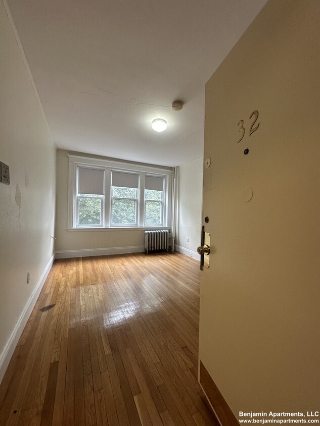 Primary Photo - 1160 Boylston St