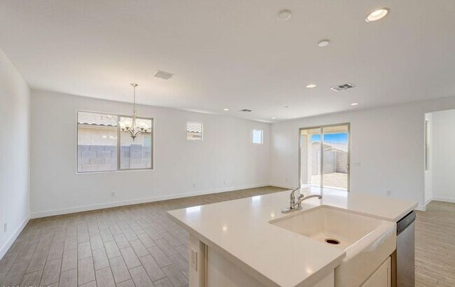 Foto del edificio - Stunning 3beds/2baths brand new home locat...