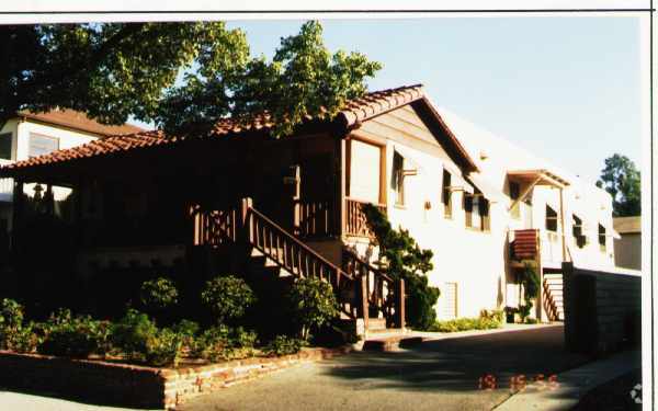 Primary Photo - 1450-1454 E Chevy Chase Dr