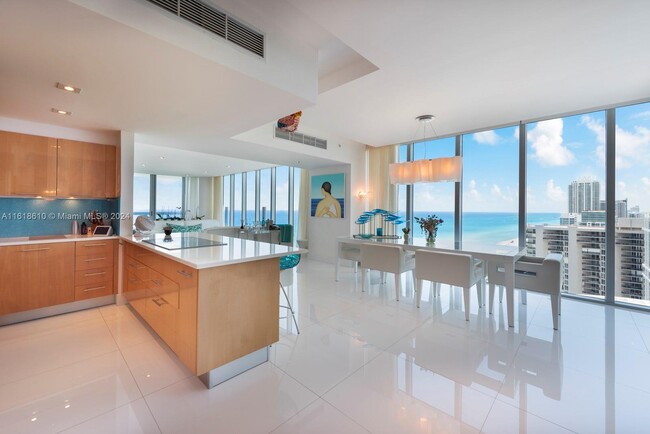 Building Photo - 6899 Collins Ave