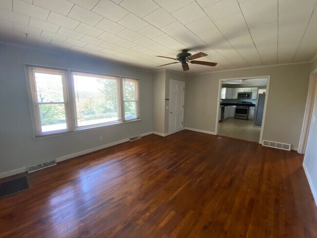 Foto del edificio - 3 Bedroom Brick Ranch House in a Great Location!