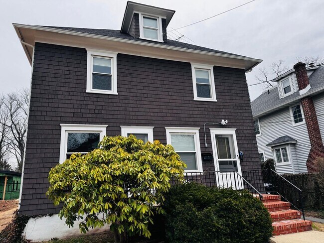 Foto del edificio - Studio Apartment on Linden Lane – Walk to Downtown Princeton