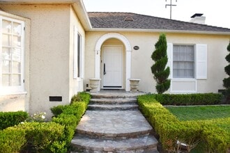 Building Photo - 910 E Maple Ave