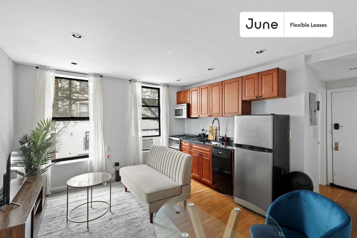 Foto principal - 226 E 7th St