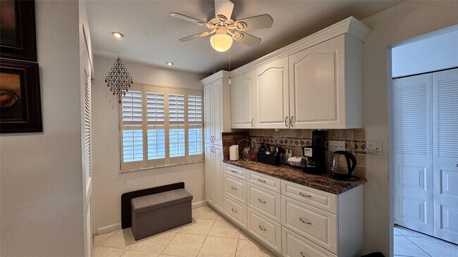 Foto del edificio - 7610 NW 18th St