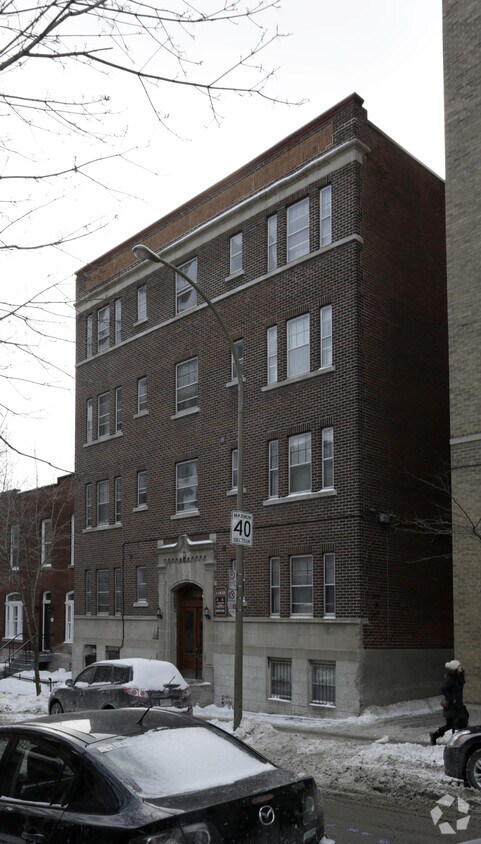 Primary Photo - 3660 Hutchison