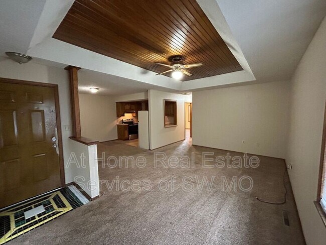 Building Photo - 459 W Grand St