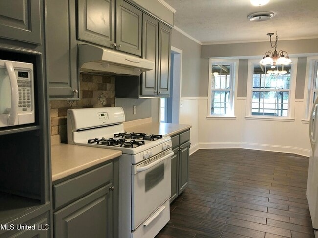 Building Photo - 47 Woodgate Dr