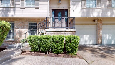 Building Photo - 2139 Middle Creek Dr