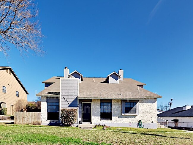 Foto del edificio - 15014 Spring Creek