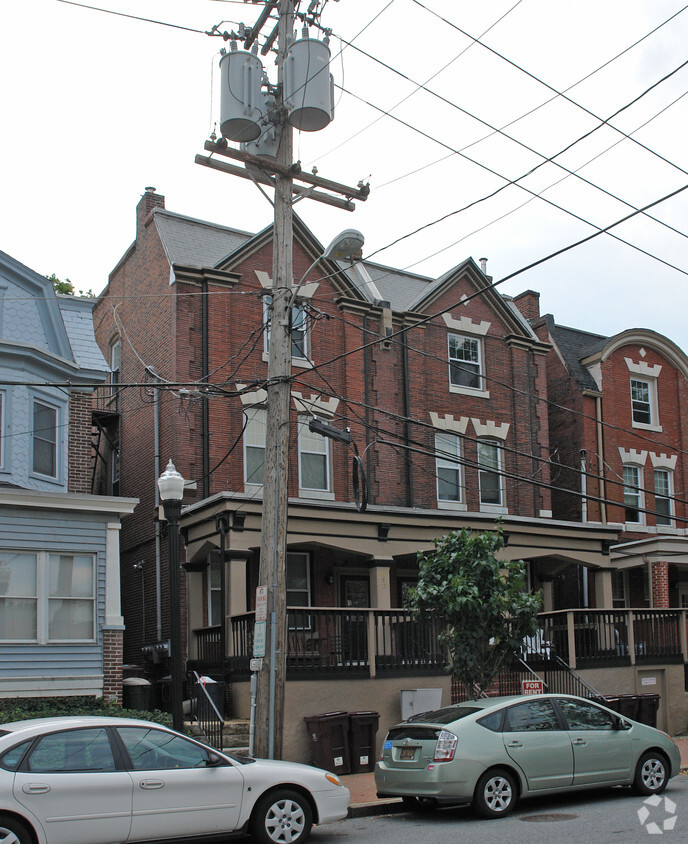 Building Photo - 212-214 W 14th St