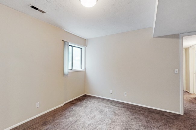 Building Photo - Fontenelle Hills