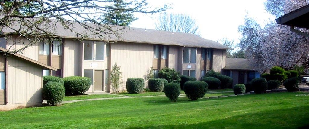 Primary Photo - Englewood Terrace Apartments