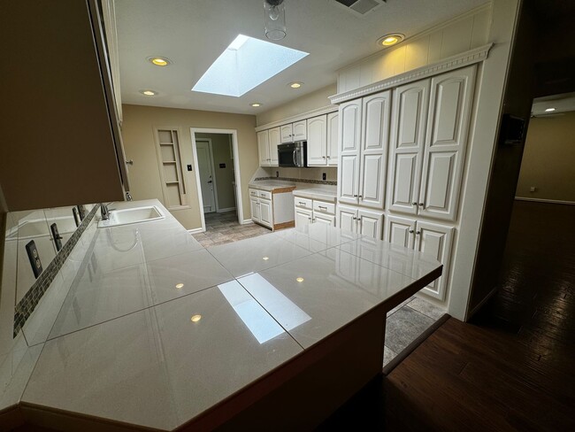 Building Photo - Country Place Estates Town Home