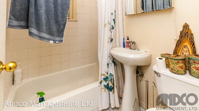 Foto del edificio - 3046 N Clifton Ave