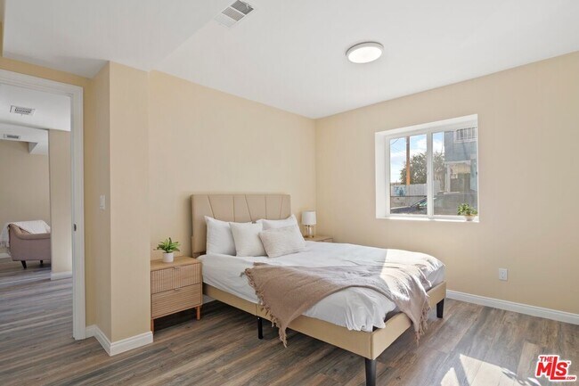 Foto del edificio - 2117 S Longwood Ave