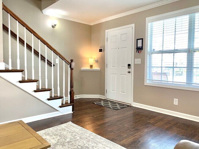 Building Photo - 308 Sam Houston Cir