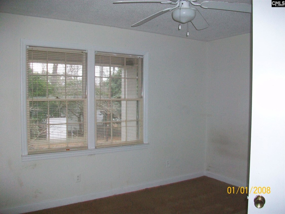 Primary Photo - 508 Deerwood St