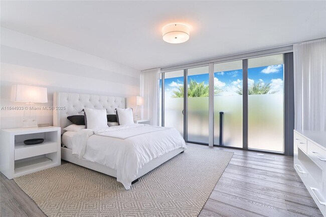 Foto del edificio - 9501 Collins Ave