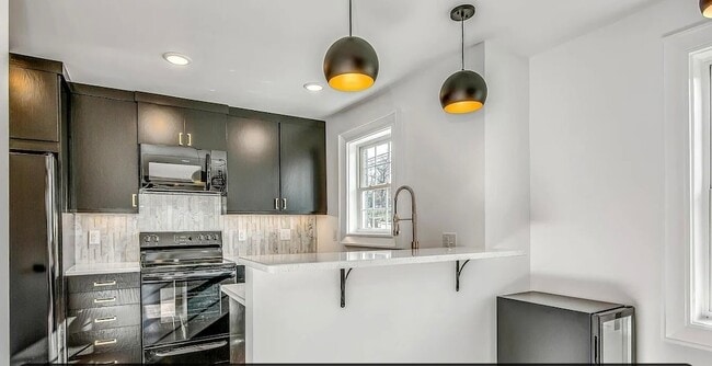 Building Photo - 1615 Cahal Ave