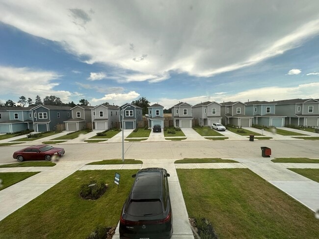 Building Photo - 939 Pertuso Ln