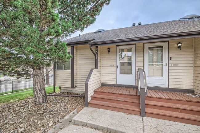 Photo - 2 Bedroom, 1 1/2 Half Bath, End Unit Townhome!