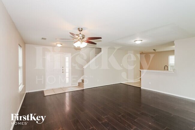 Foto del edificio - 7311 Rising Brook Drive