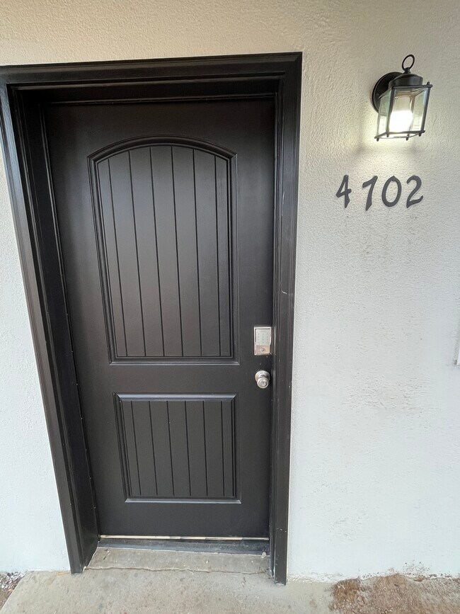 Foto del edificio - 4702 Marble Ave NE