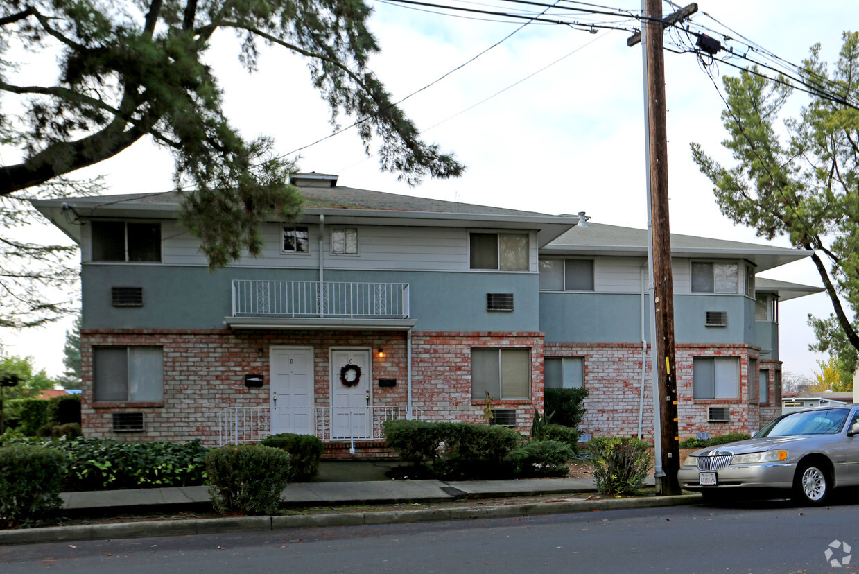 Building Photo - 2515 Ryan Rd