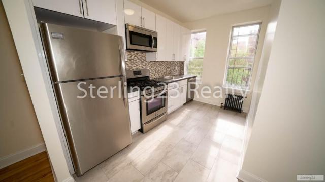 Foto principal - 3 bedroom in Flushing NY 11377