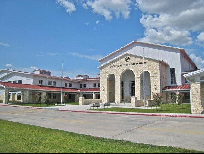 Building Photo - 6810 Springcrest Dr