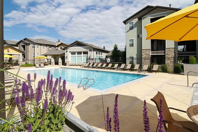 Poolside Dining Tables - Talavera at the Junction Apartments & Townhomes