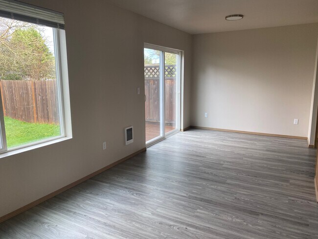 Foto del edificio - 607 N 7th Ave SW