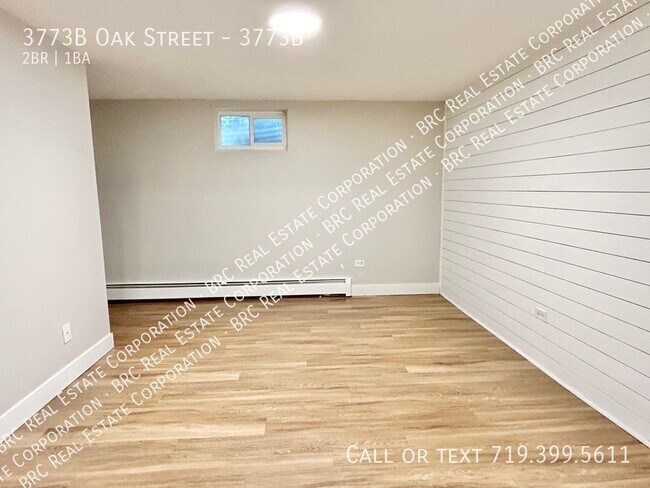 Building Photo - 3773B Oak Street-3773B