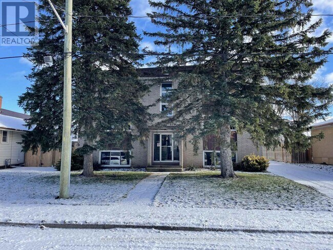 Photo du bâtiment - 136 Wilton Ave