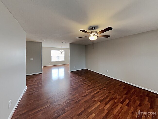 Building Photo - 225 Quiet Ln