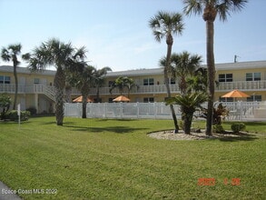 Building Photo - 7801 Ridgewood Ave