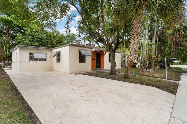 Building Photo - 6531 SW 57th Pl
