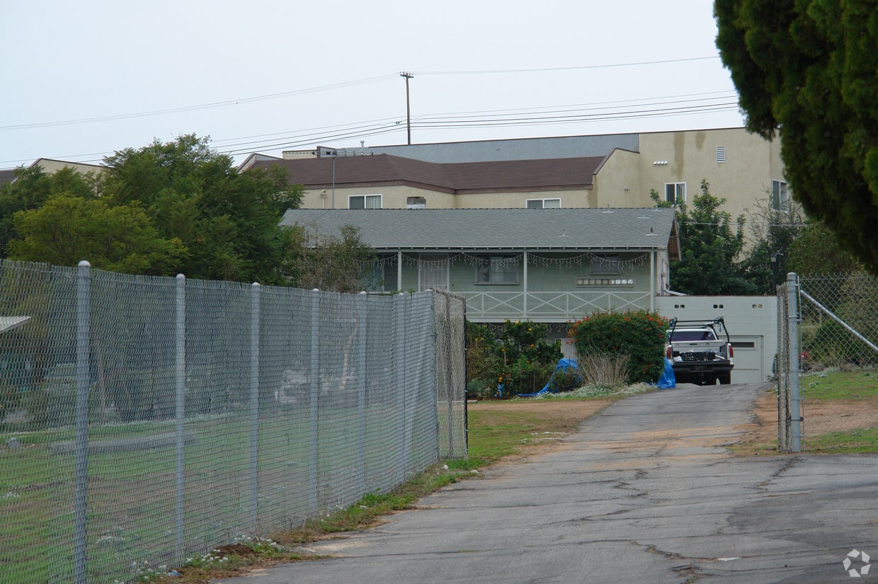 Primary Photo - 1151-1157 Alturas Rd