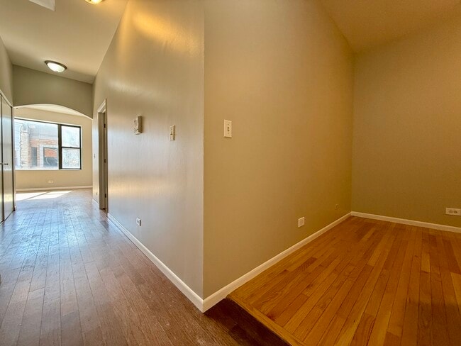 Foto del edificio - 556 W 37th St
