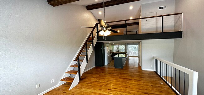 Great Open Floor Plan - 6724 Eastridge Dr