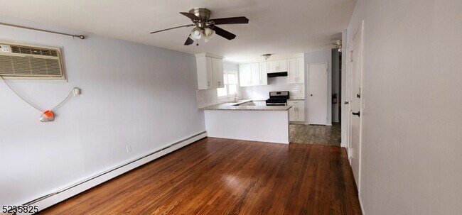 Building Photo - 294 Seaton Ave