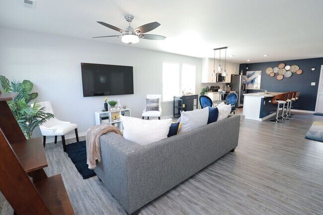 Building Photo - 1521 Rapunzel Way