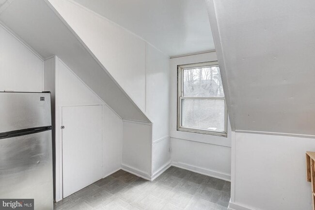 Building Photo - 1307 W Northern Pkwy