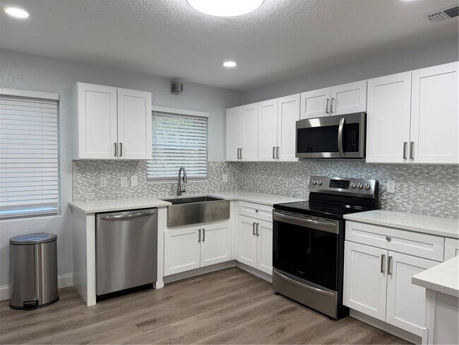 Foto del edificio - 1947 Chenango Ave