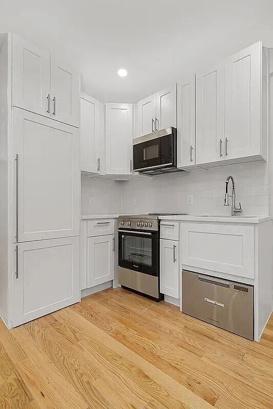 Building Photo - 208 East 31st Street