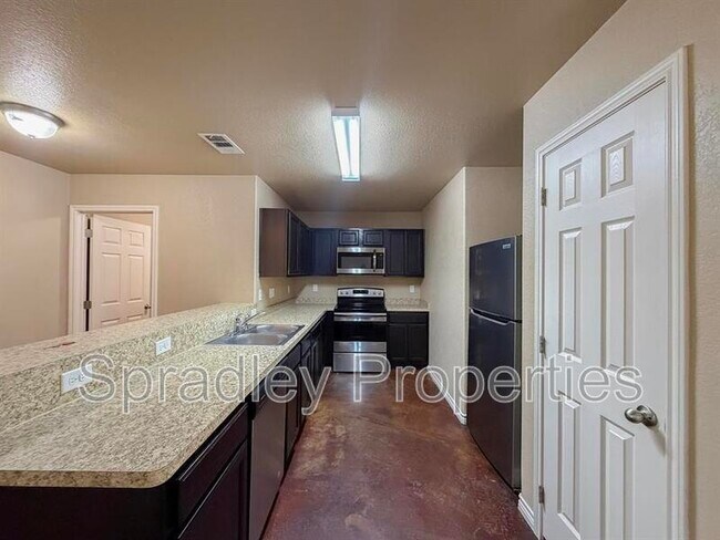 Building Photo - 725 Laila Ln