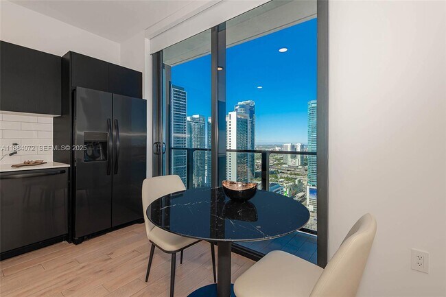 Foto del edificio - 398 NE 5th St