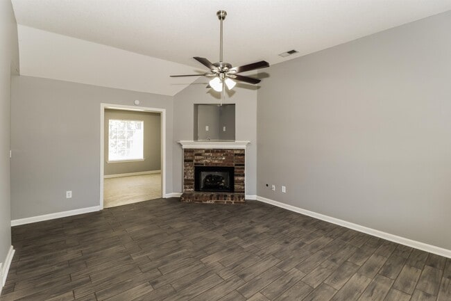 Foto del edificio - 9762 Misty Pine Dr