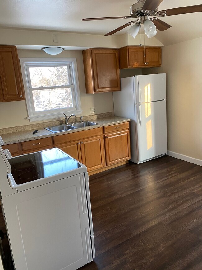 Foto del edificio - 339 Riverview Dr